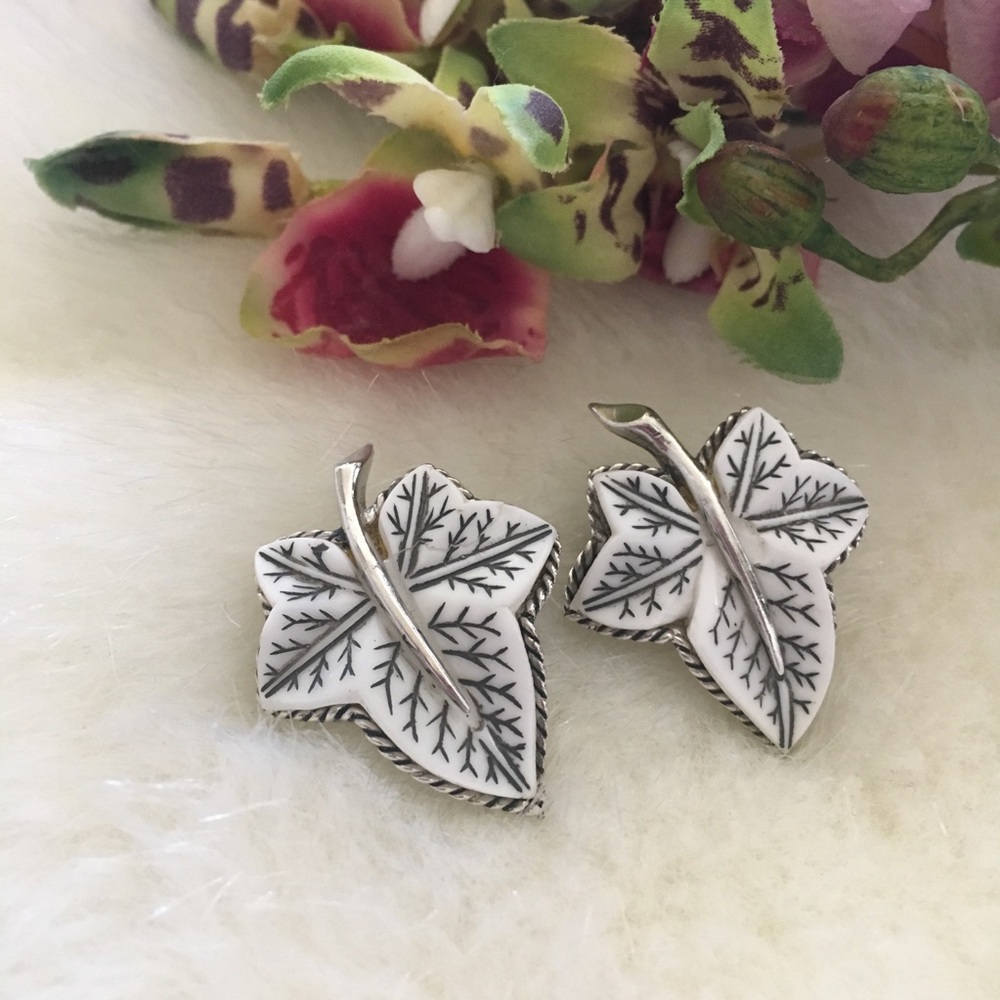 Vintage Boucher Signed Clip On Earrings